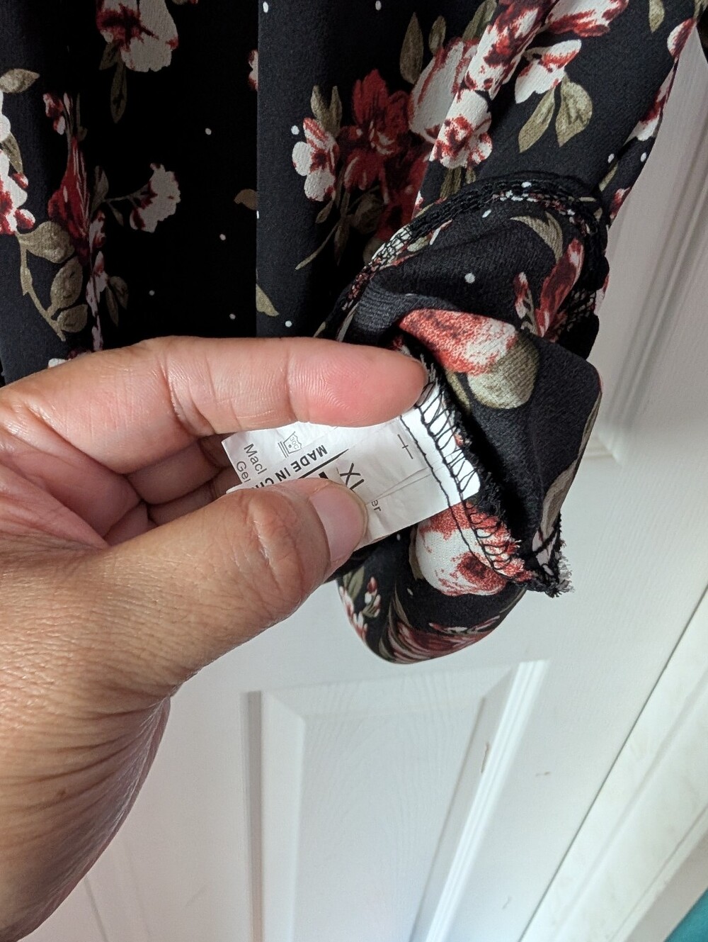 XL Shein Black Floral V-Neck Smock Dress - Picture 3 of 3